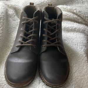 Doc Marten Maelly Chukka boots womens size 9